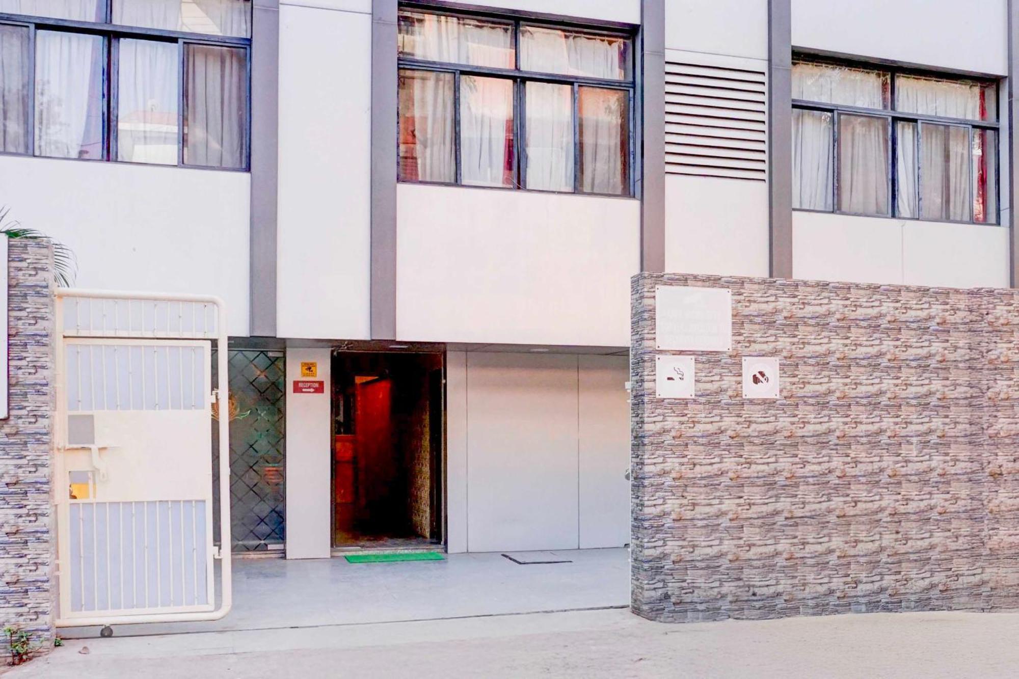 Townhouse Viman Nagar Hotel 2*