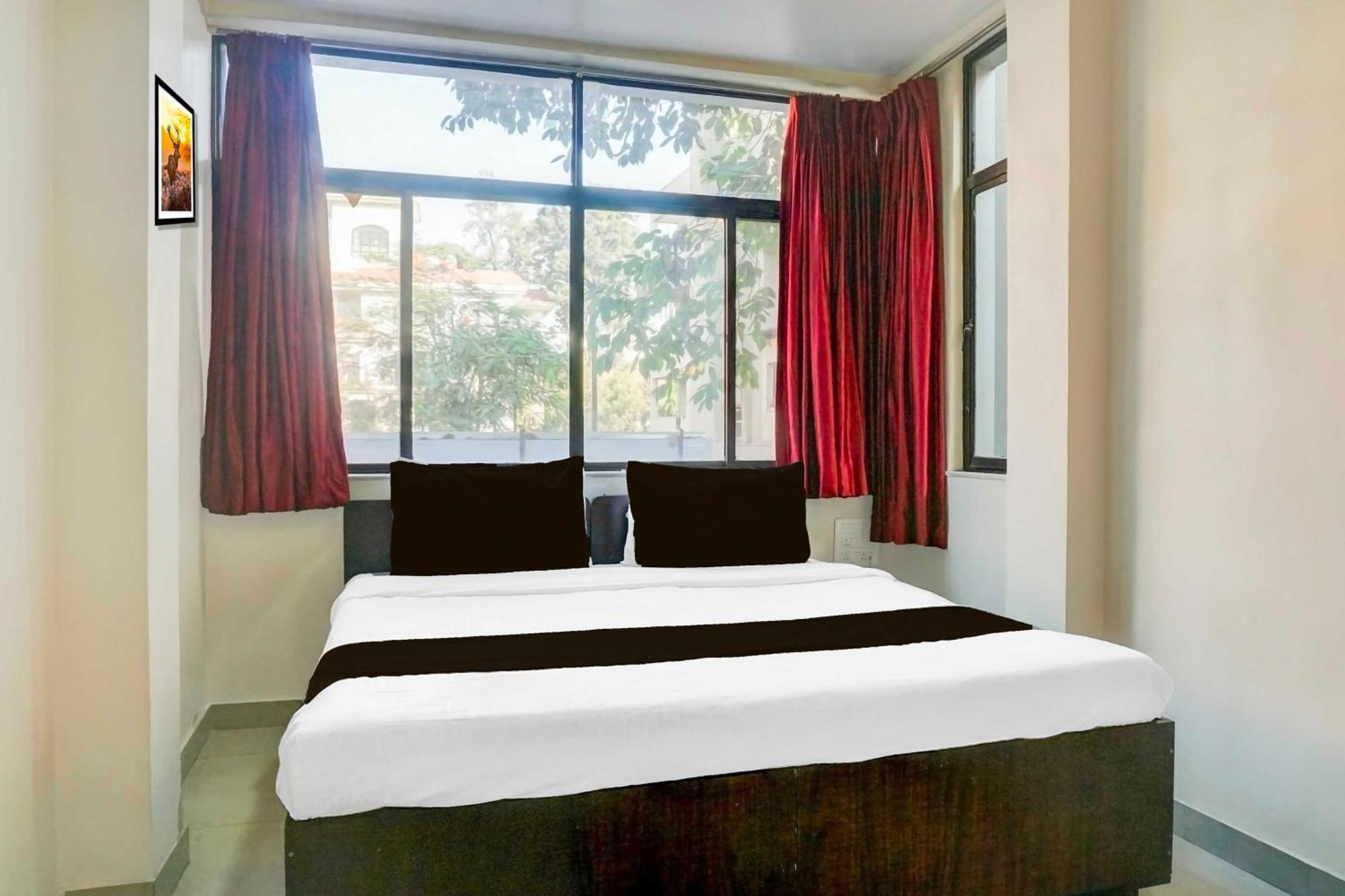 Townhouse Viman Nagar Hotel 2*